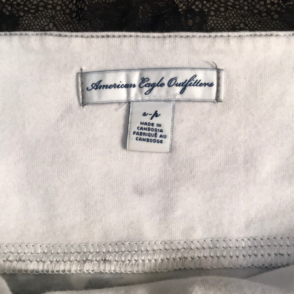 4/$20 American Eagle Floral Cami - Picture 2 of 4